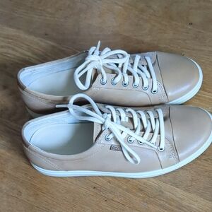 Ecco Soft 7 Brown /Beige Leather Casual Sneakers New Without tags